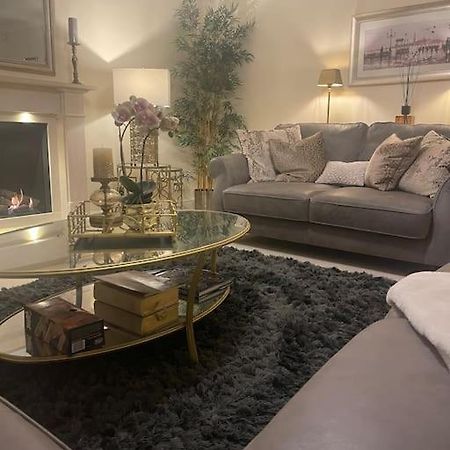 Home In Wirral - Peaceful Contemporary Gem. Buitenkant foto