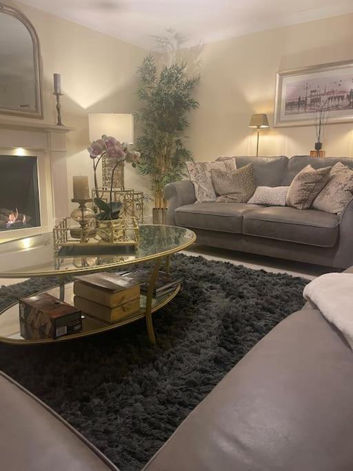 Home In Wirral - Peaceful Contemporary Gem. Buitenkant foto